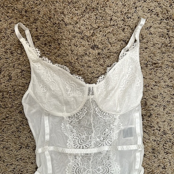 White lace mesh sexy thong bodysuit Sz Medium - Picture 2 of 3